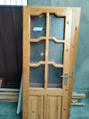 işlenmiş plastik qapilar: Şüşəli taxta qapı — 2