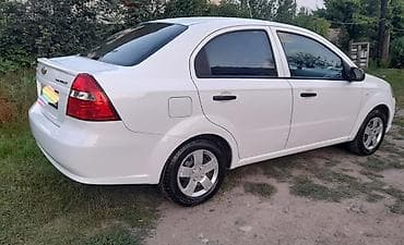 bmw m5 e60 2005: Chevrolet Aveo: 1.4 l | 2011 il 27000 km Sedan — 1