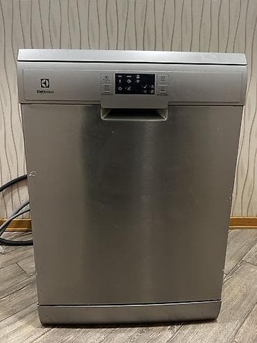 Electrolux qabyuyan maşın – tam ölçülü, paslanmayan polad korpuslu