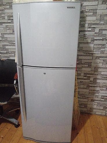 2 qapılı Toshiba Soyuducu Satılır, rəng - Gümüşü