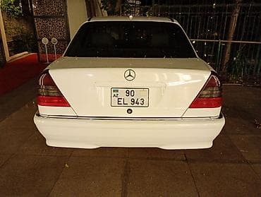 mersedes spoyler: Mercedes-Benz C-Class: 2.3 l | 2000 il Sedan — 2