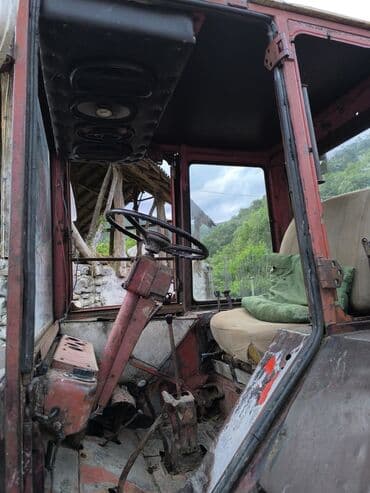 işlənmiş traktorların satışı: Traktor motor 2 l, İşlənmiş — 3