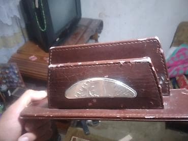 qehve: Gumusdu yandaki ag metalar Masaüstü dəftər/kartvizit tutacağı - — 1