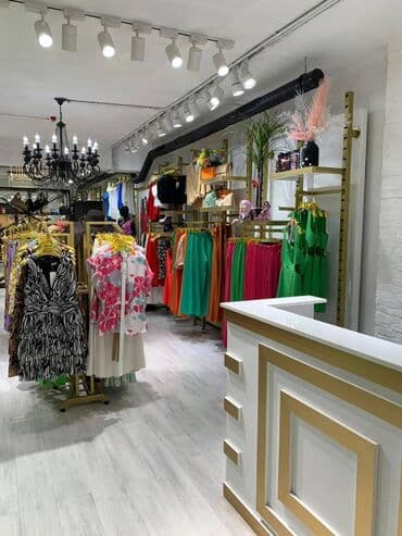 konteyner mağaza: 28may metrosunun yaxınlığında təmirli maqaza paltar ətir dükanı — 1