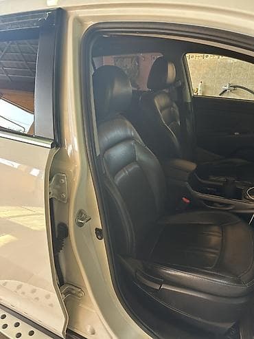 mini cooper kreditle: Kia Sportage: 2 l | 2011 il Krossover — 7