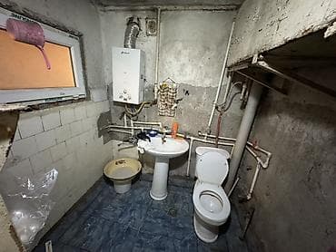 agsuda satilan evler: Bakı, 8-ci mikrorayon, 2 otaqlı, Köhnə tikili, m. Azadlıq Prospekti, 46 kv. m — 4