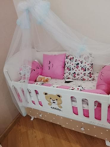 Oğlan və qız üçün, Dördbucaq, Beşik, Dəst ilə, Matras ilə, Yellənmə mexanizmsiz