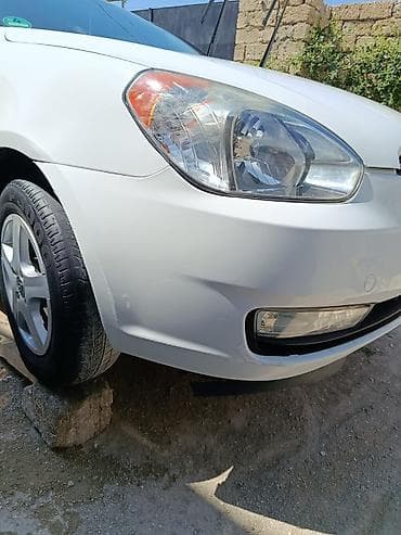 passat disk: Hyundai Accent (sedan), ağ rəng. Texniki xüsusiyyətlər və təchizat: - — 3
