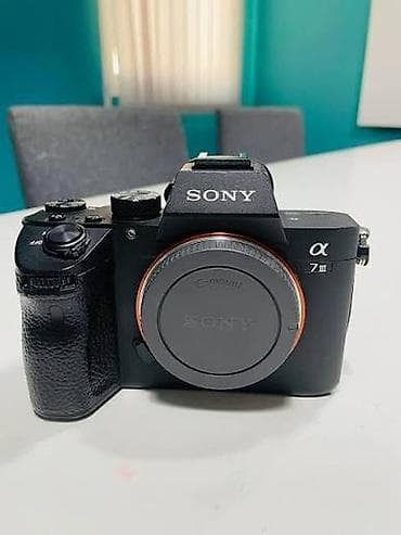 Sony Alpha a7 III tam kadr güzgüsüz fotoaparat (gövdə) - 24.2MP Exmor