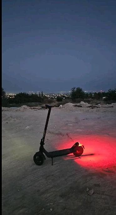 İdman və istirahət: İşlənmiş Elektrik samokat 10", ≤ 250 Vt, 16 - 25 km/s — 1