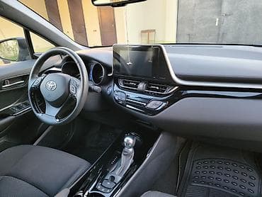 bmw 36 kuza: Toyota C-HR: 1.8 l | 2019 il Krossover — 7