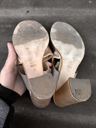 босоножки без каблука: Размер: 39, цвет - Золотой, Б/у — 3