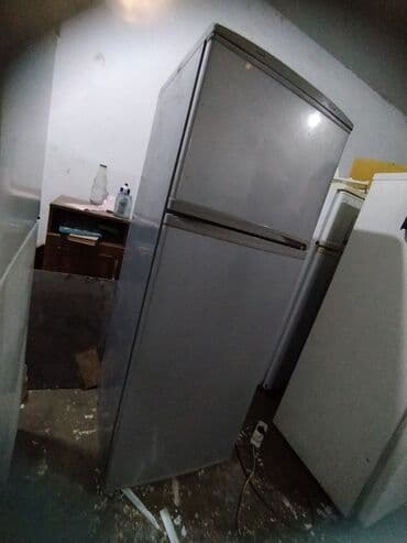 tap az soyuducu: İki qapılı soyuducu - Yuxarıda dondurucu, aşağıda soyuducu bölmə - — 1