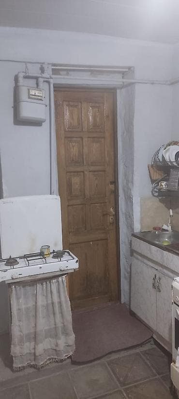 1 otaq tek xanıma verilir.balaca otaqdi.sekildeki əşyalar var.opsi — 4