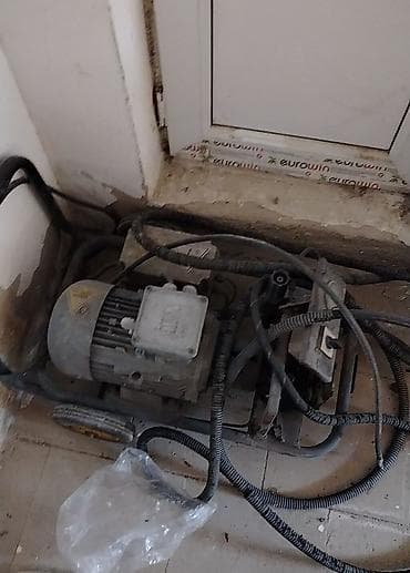 Avtomobil yağını vakuumla dəyişmə avadanlığı və hava kompressoru