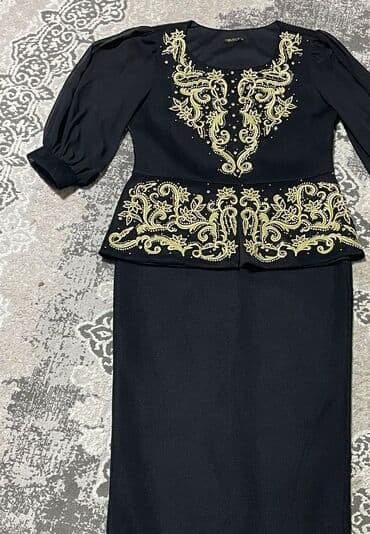 payetkalı qadın ətəkləri: Məhsul: BUSCA qadın dəsti - Rəng: qara - Ölçü: 44 (etiketdə — 2