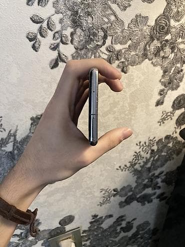 bluetooth usb: Samsung Galaxy S10, 128 ГБ, цвет - Черный, Беспроводная зарядка — 6