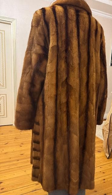 Baş geyimləri: 10 il əvvəl 7000₼-ə alınıb 🧥 Fantastie Furs by Cristos Tzikalagias – — 3