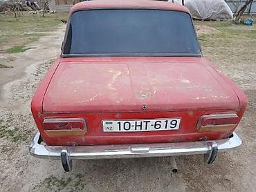 disk lada: VAZ 2106 sedan, qırmızı rəng. - Korpus: 4 qapı, xrom ön arxa — 4