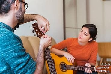 evde daye: 🎸 Gitara Kurslarına Qəbul Davam Edir! Gitara ifa etməyi peşəkar — 5