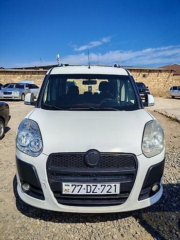 Fiat Doblo: 1.4 l | 2012 il 320000 km Van/Minivan