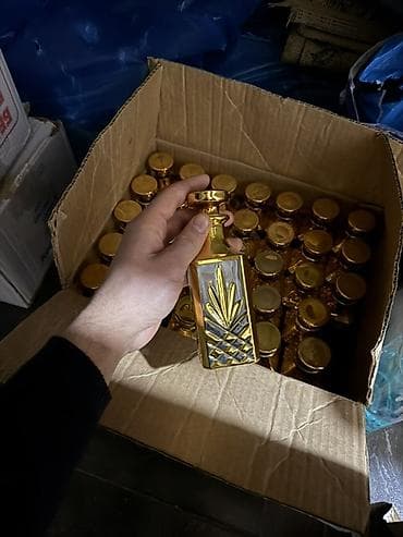 islenmis taxtlar: Kufsinler bir ay islenib biri 4,50 den satilir 50 eded var Qızılı — 3