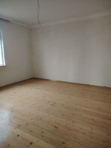 2 ci mikrorayon satilan evler: Satış üçün həyət evi - Bir mərtəbəli, dördbucaqlı planlı fərdi — 4