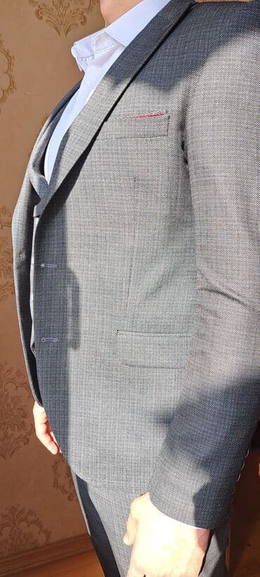 kişi ucun klassik qara kostyum: Kostyumlar — 2