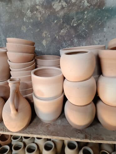 saxsı dibçək: Saxsı dibçəklər Muxtelif forma olculerde Hundurluk 12-13 sm 4 azn — 1