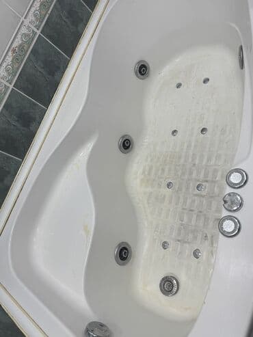 hamam ehmedli: Ağ rəngdə, küncə yerləşən, hidromasaj funksiyalı cakkuzi.en genis — 4