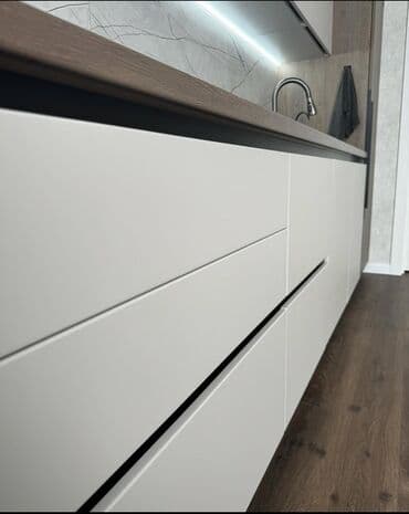 avanqard mebeller: Mətbəx dəsti müasir dizaynı ilə funksionallığı və estetik görünüşü — 3