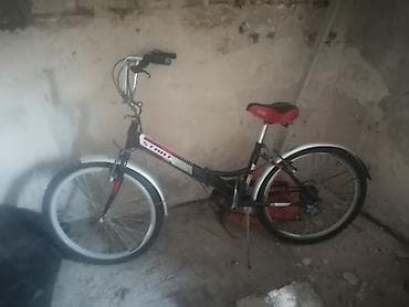 Şəhər daxilində rahat gəzintilər üçün nəzərdə tutulmuş uniseks lalafo.az -da Şəhər daxilində rahat gəzintilər üçün nəzərdə tutulmuş uniseks