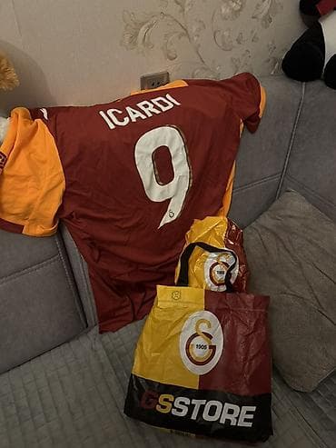 Məhsul: Galatasaray FK rəsmi oyun forması – İcardi 9 Xüsusiyyətlər: - — 1
