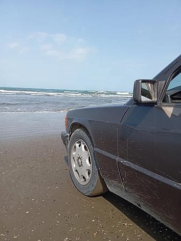 mercedes pult: Mercedes-Benz 190E sedan - Model: W201, 190E - Kuzov: sedan, tünd boz — 5