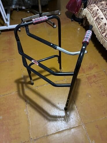 Yeriş dayağı (gəzinti çərçivəsi) - Material: möhkəm metal