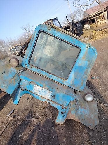 opel omega universal: Məhsul: Traktor kabini (köhnə model, mavi rəng) Təsvir: - Universal — 1