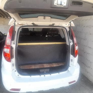 avtomobil satiwi: Great Wall Hover H3, ağ rəngli, 7 yerlik SUV. Xüsusiyyətlər: - Geniş — 2