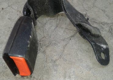 Avtomobil üçün təhlükəsizlik kəmərin zamoku satılır. 1 ədəd var