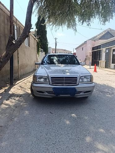 mercedes e350: Mercedes-Benz C-Class: 2.2 l | 1999 il Universal — 4