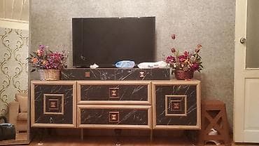 mebel kreditle: Düz TV altlığı, Polkalı — 1