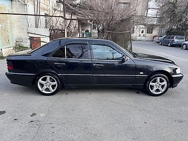Mercedes-Benz C-Class: 1.8 l | 1996 il Sedan — 4