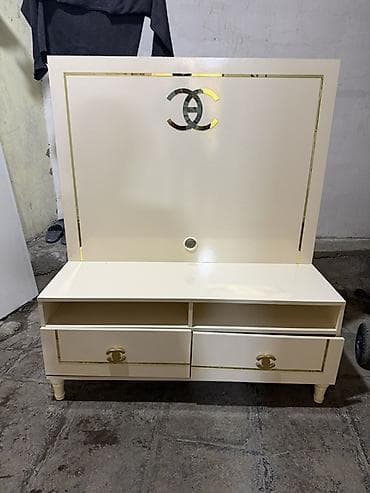 mebel satıram: Düz TV altlığı, Polkalı — 2