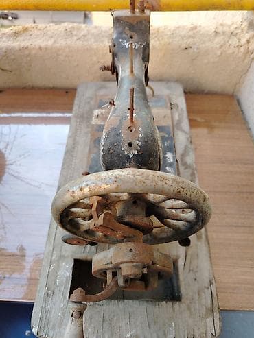Antik mexaniki tikiş maşını – The Singer Manufacturing Co. (ornamentli — 2
