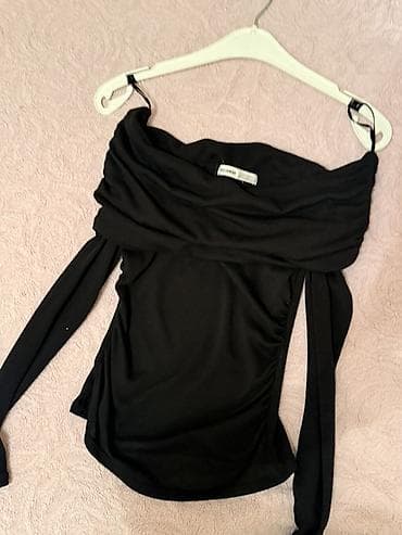Pull- bear XS razmer Qara off-shoulder qadın bluzası Geyinilməyib -