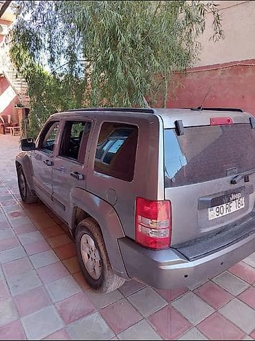 Jeep Liberty: 3.7 l | 2012 il Ofrouder/SUV — 5