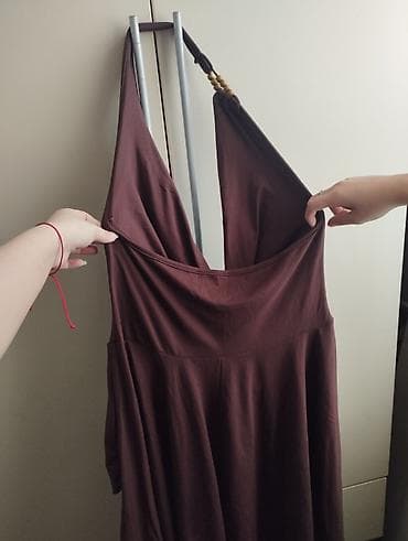 libas: Qəhvəyi rəngli uzun don - Model: halter tipli, boyundan bağlanan; - — 2