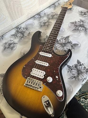 elektrogitara: Elektron gitara, 6 sim, İşlənmiş — 2