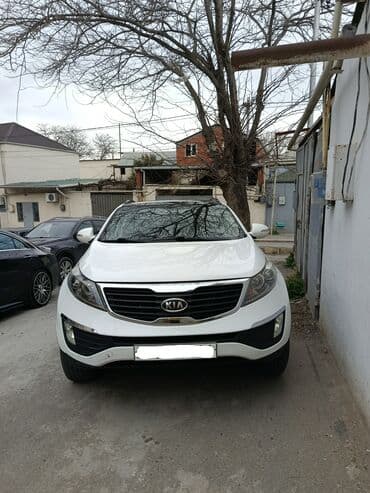 Kia Sportage: 2 l | 2011 il Krossover