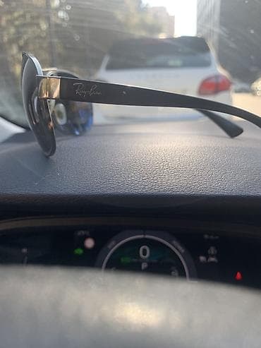 Eynəklər: Ray-Ban aviator gün eynəyi - Model: Aviator silueti, ikiqat körpülü — 2