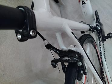 sədərək velosiped: Cube Attain Pro modeli yüngül Fulcrum disklərə malikdir. Alüminium — 8